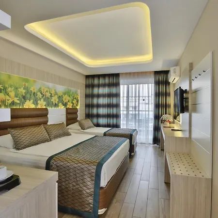 Opia Hotel *