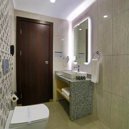 Opia Hotel